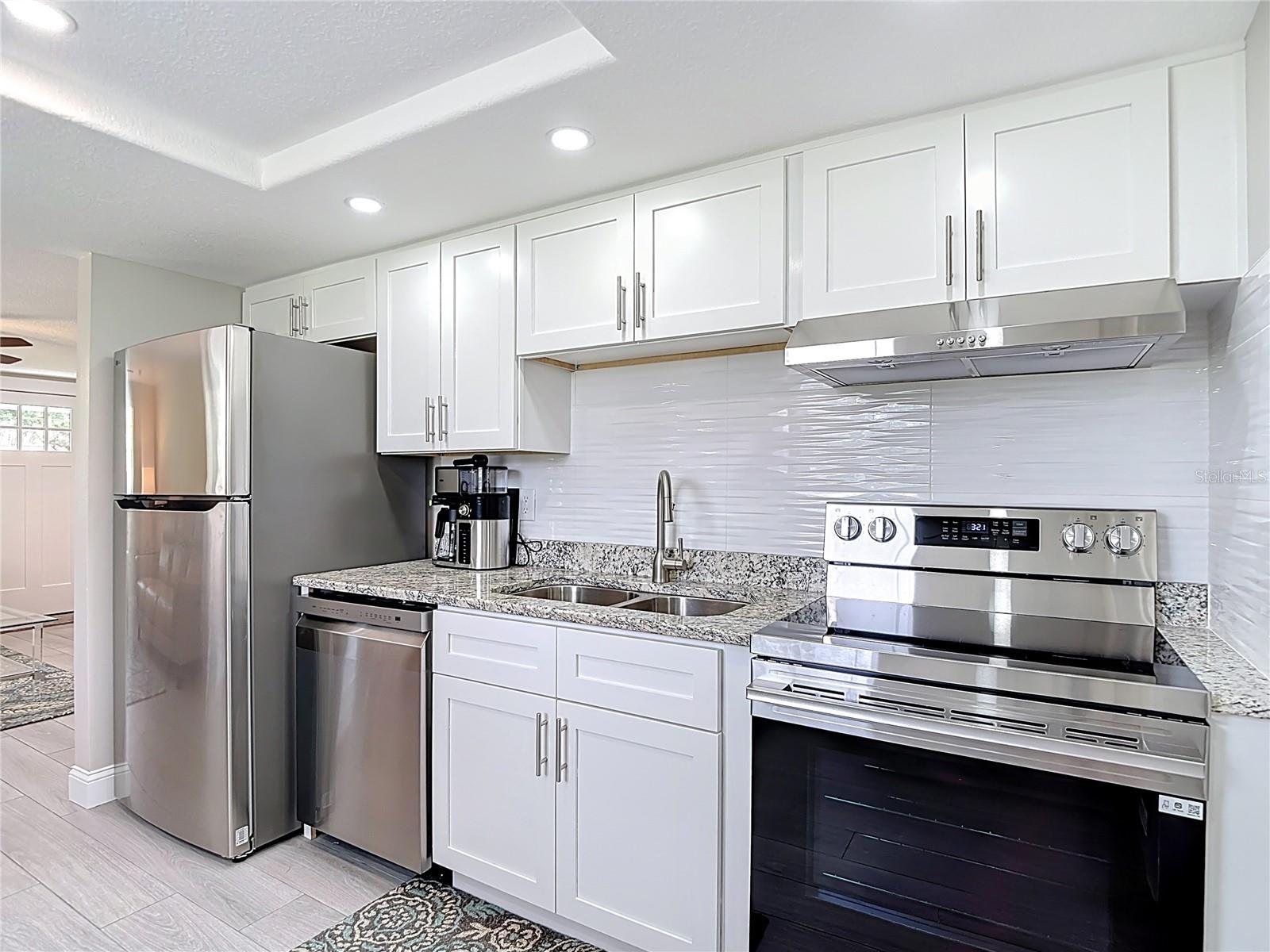 14306 GUAVA STREET, HUDSON, FL — photo 9