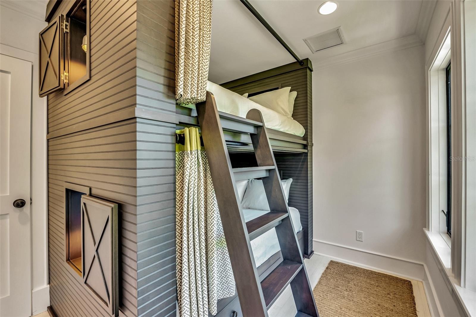 103 PARK AVE, ANNA MARIA, FL — photo 42