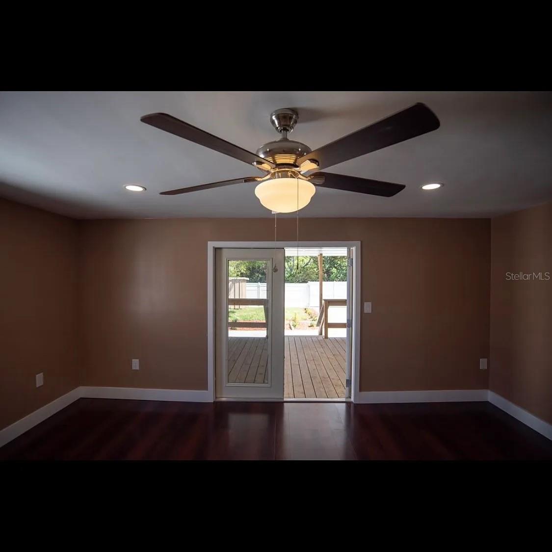 1329 34TH AVE N, ST PETERSBURG, FL — photo 8