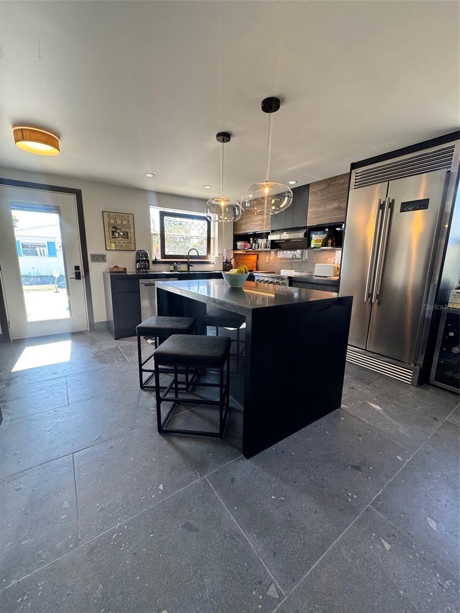 541 SPANISH DR N, LONGBOAT KEY, FL — photo 12