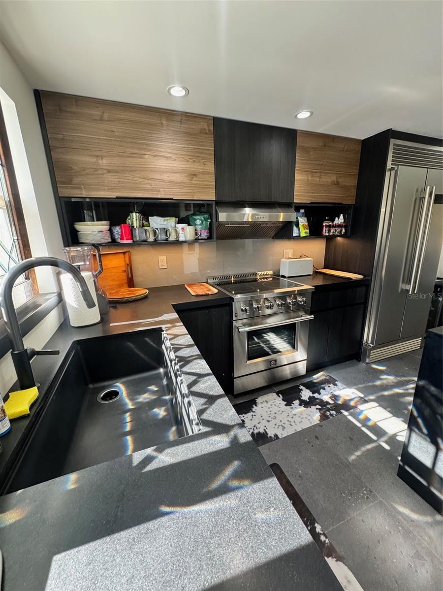 541 SPANISH DR N, LONGBOAT KEY, FL — photo 15