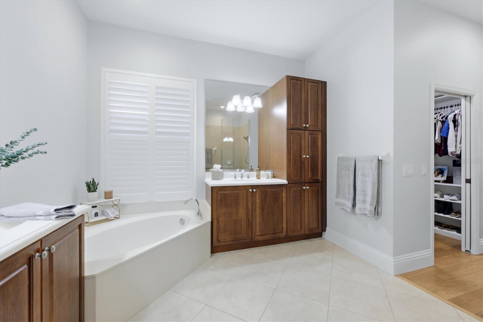 12323 THORNHILL CT, LAKEWOOD RANCH, FL — photo 26
