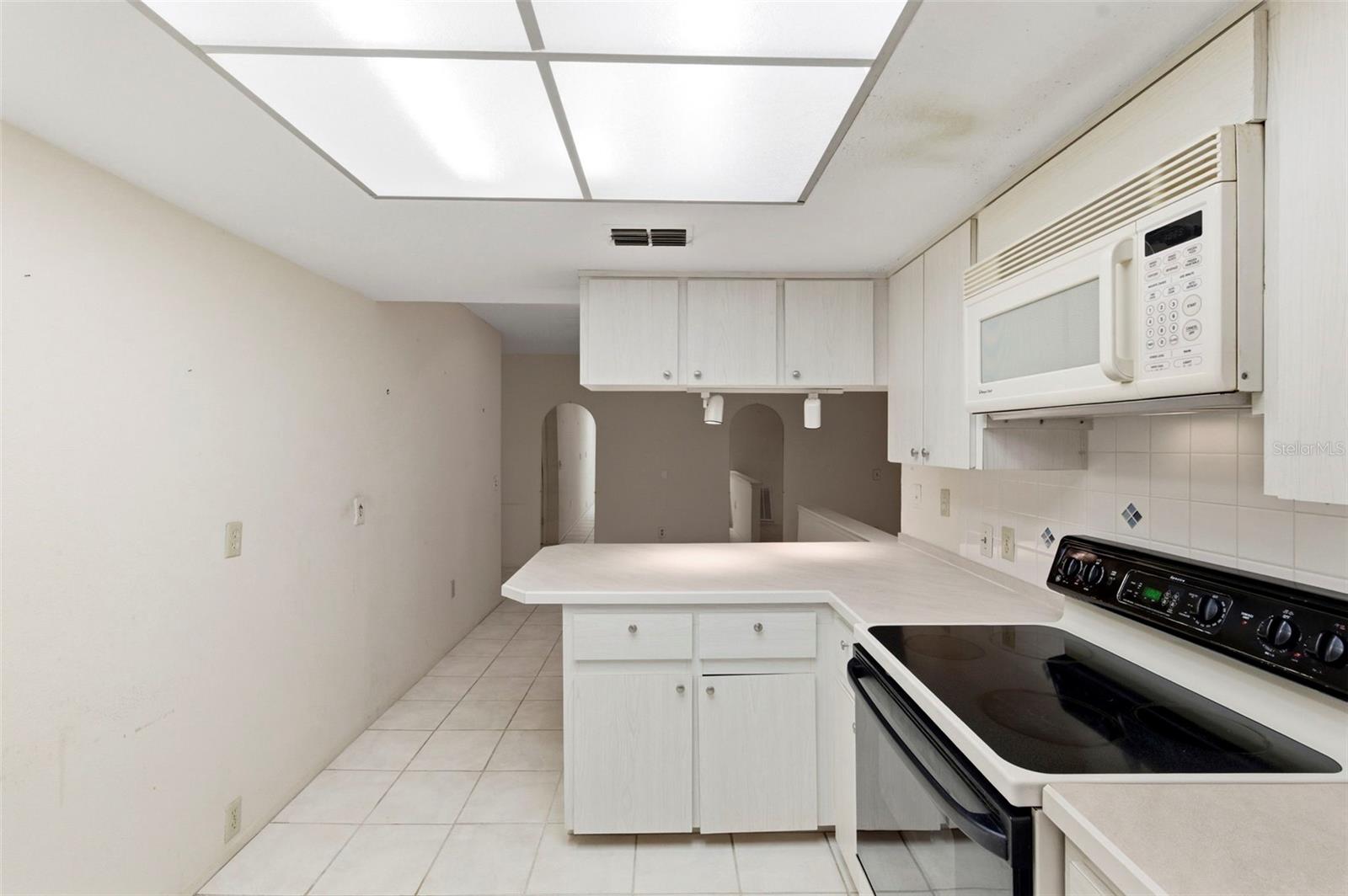 4101 PASSPORT LN #203, NEW PORT RICHEY, FL — photo 15