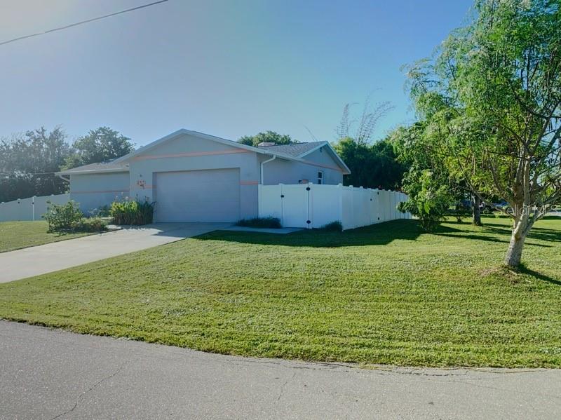 323 DOLPHIN PKWY, PUNTA GORDA, FL — photo 2