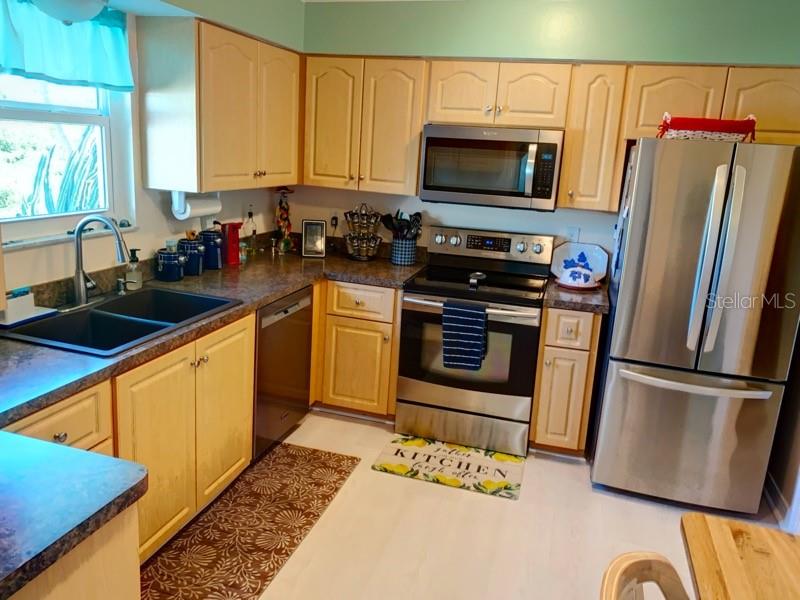 323 DOLPHIN PKWY, PUNTA GORDA, FL — photo 5