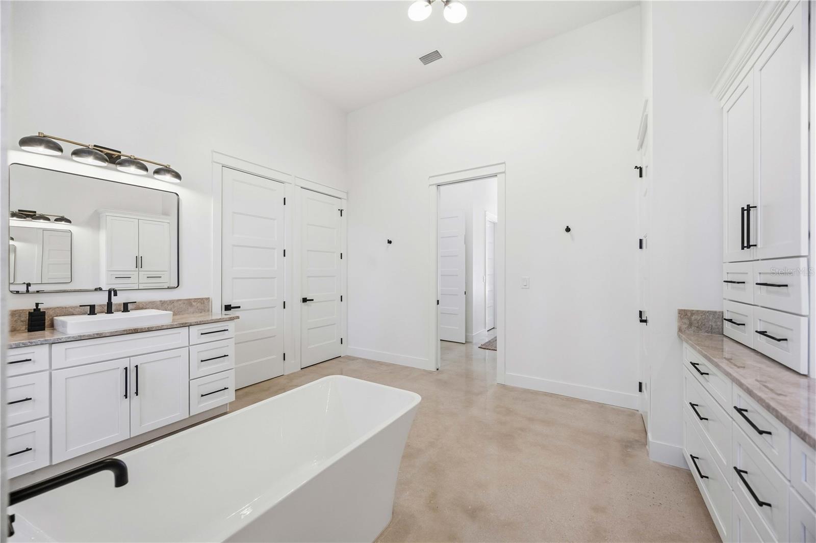 143 CREEK DR SE, PORT CHARLOTTE, FL — photo 39