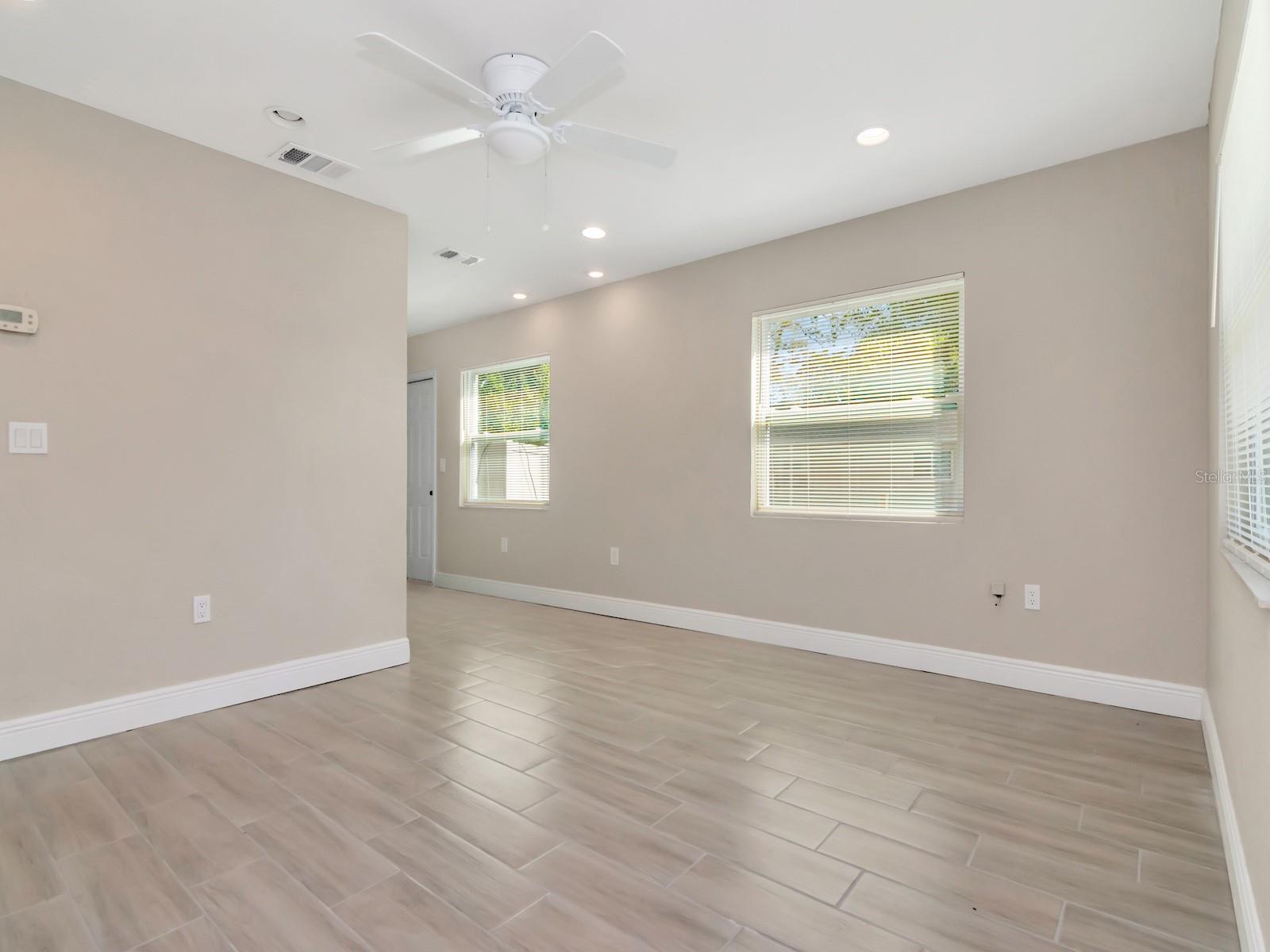 1211 62ND AVE E, BRADENTON, FL — photo 2