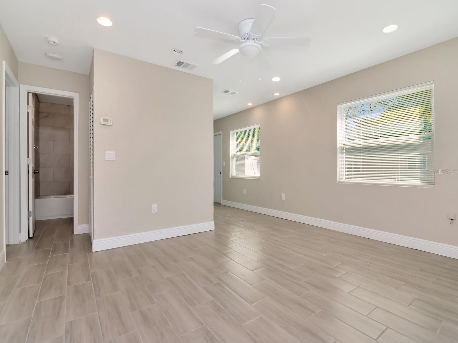 1211 62ND AVE E, BRADENTON, FL — photo 3