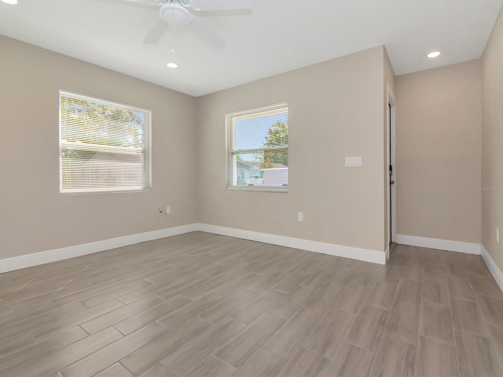 1211 62ND AVE E, BRADENTON, FL — photo 4
