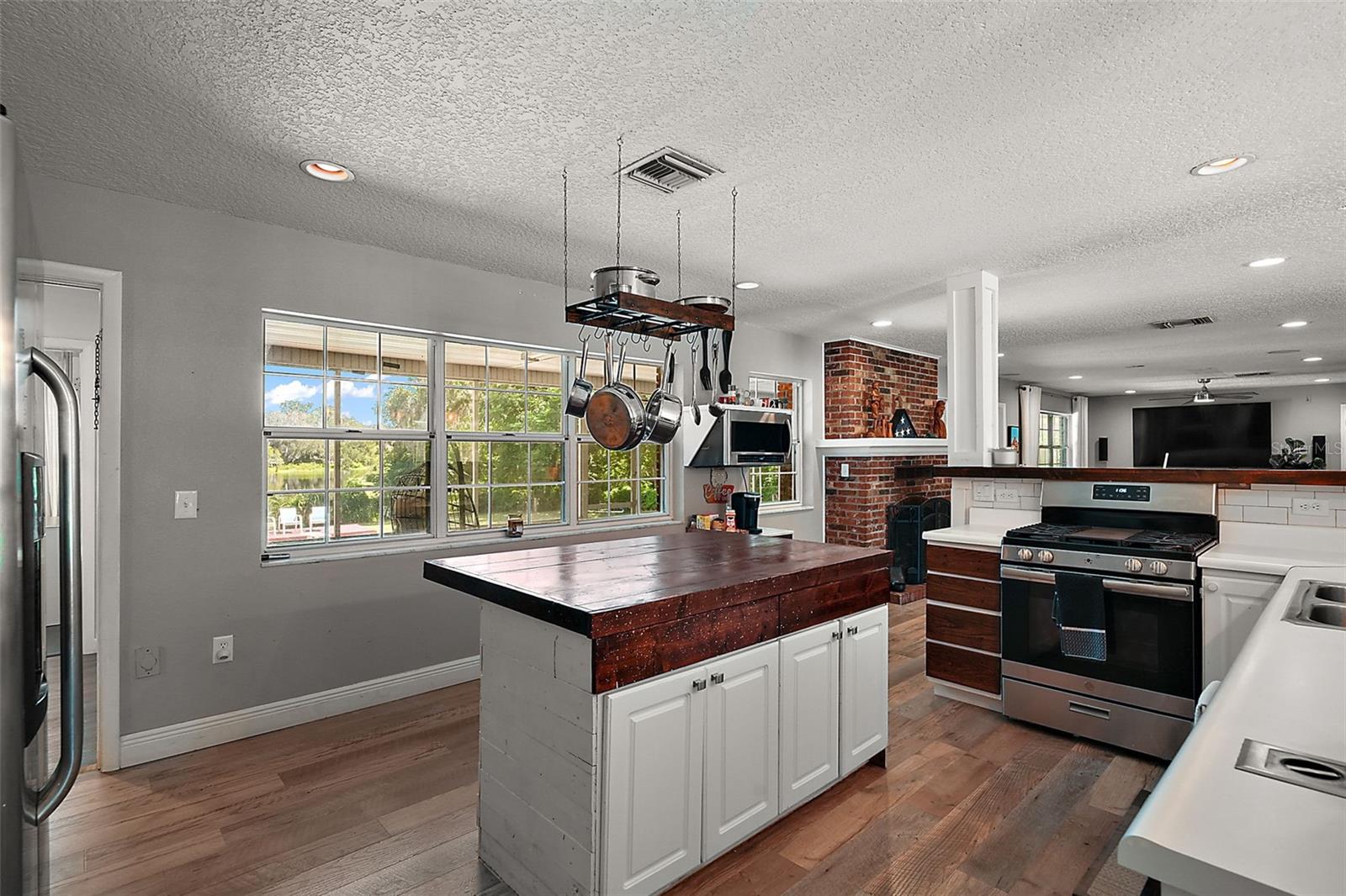 705 SUMMIT CT, MOUNT DORA, FL — photo 24