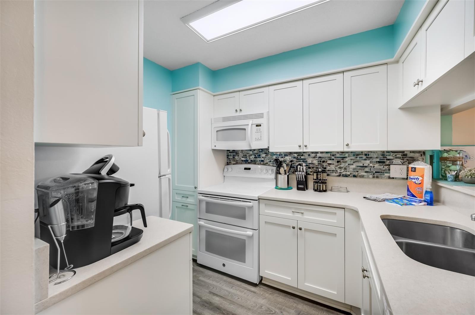 260 MEDALLION BLVD #F, MADEIRA BEACH, FL — photo 9