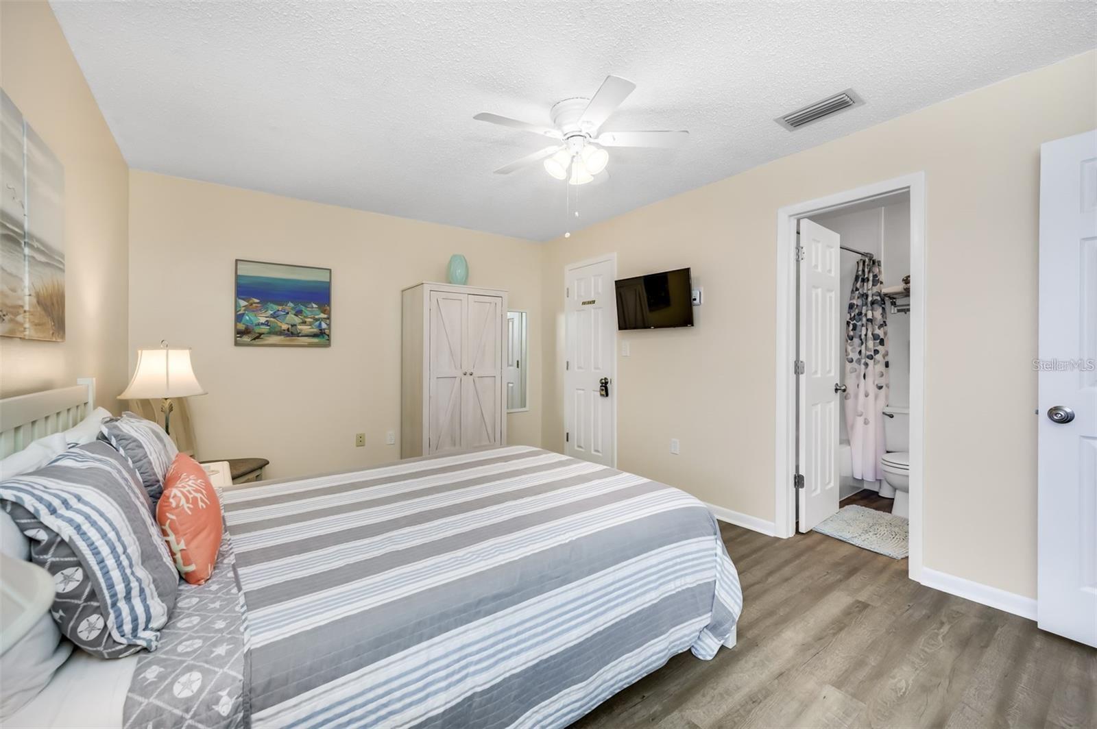 260 MEDALLION BLVD #F, MADEIRA BEACH, FL — photo 12