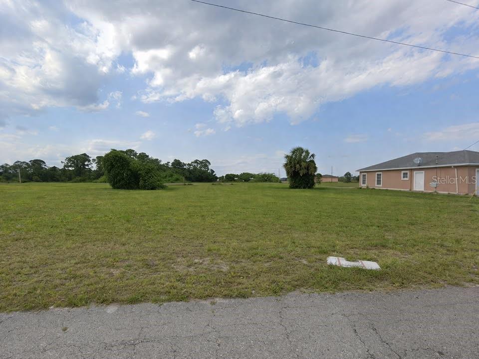 7015 GILL CIR, LABELLE, FL