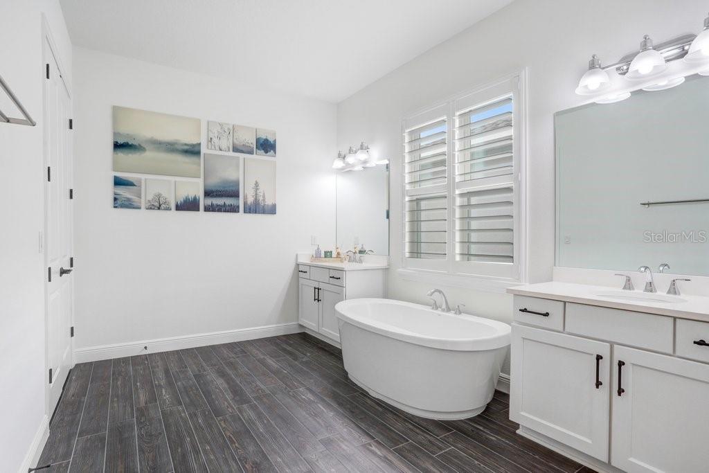 16247 NOVEMBER RAIN CT, LAND O LAKES, FL — photo 23