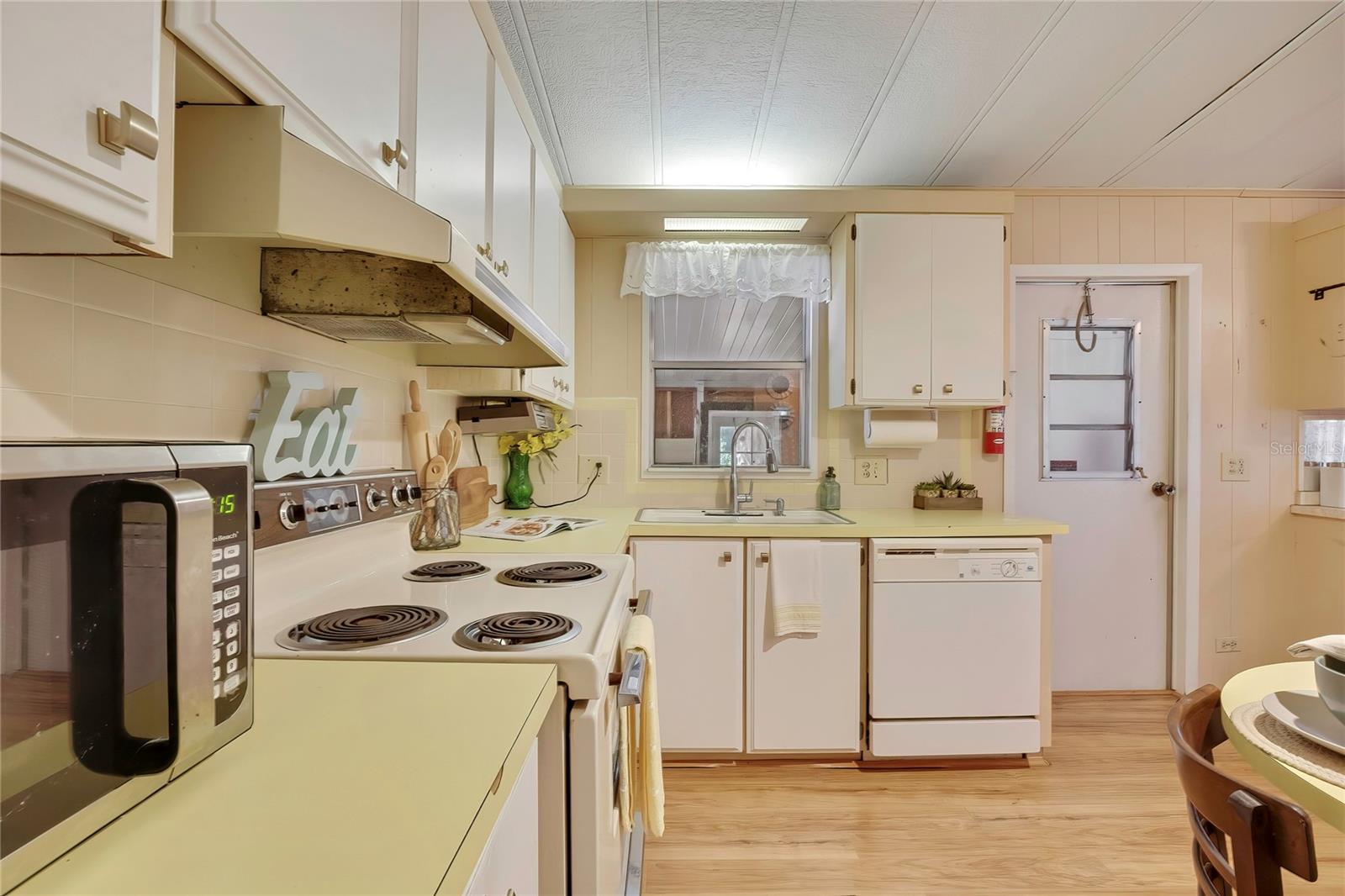 57 N BOBWHITE RD, WILDWOOD, FL — photo 10