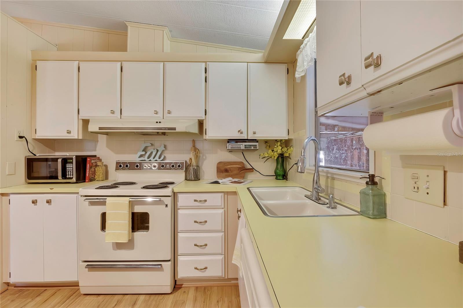 57 N BOBWHITE RD, WILDWOOD, FL — photo 11