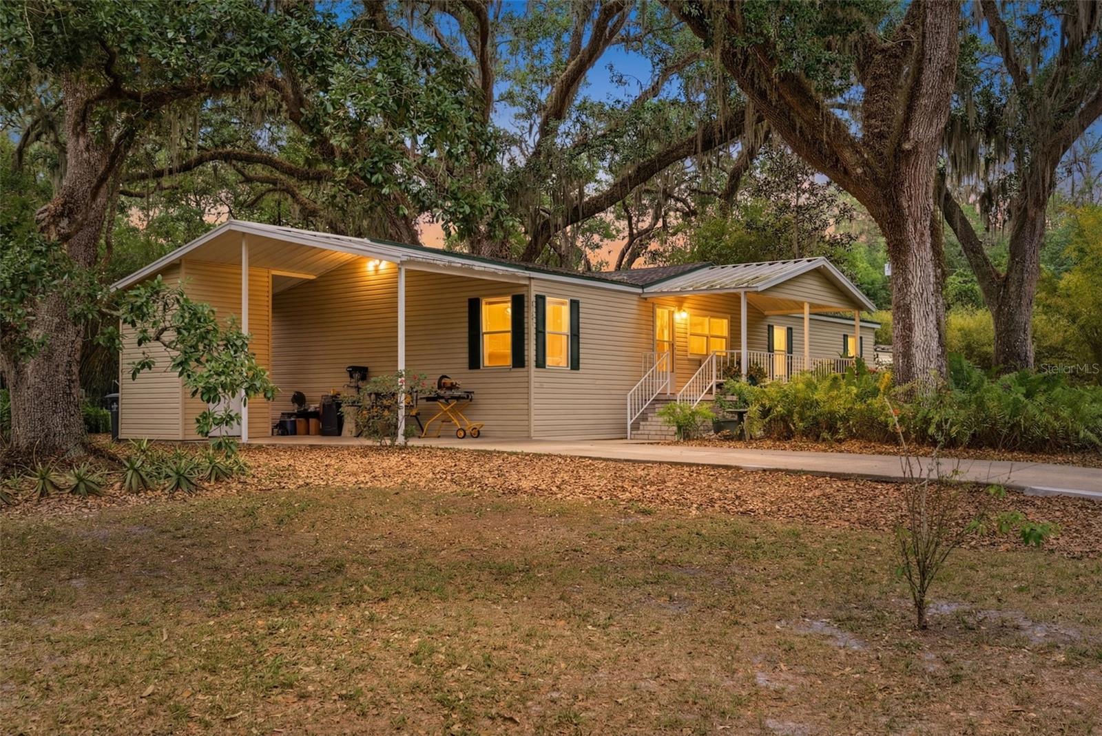 9101 WOOD TERRACE DR, TAMPA, FL — photo 4