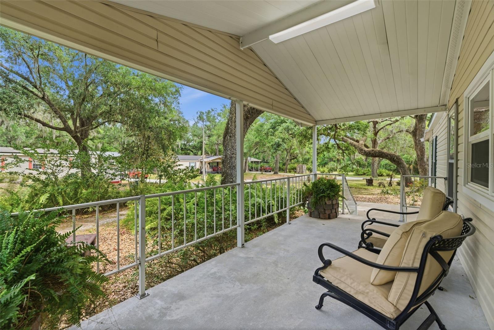 9101 WOOD TERRACE DR, TAMPA, FL — photo 2