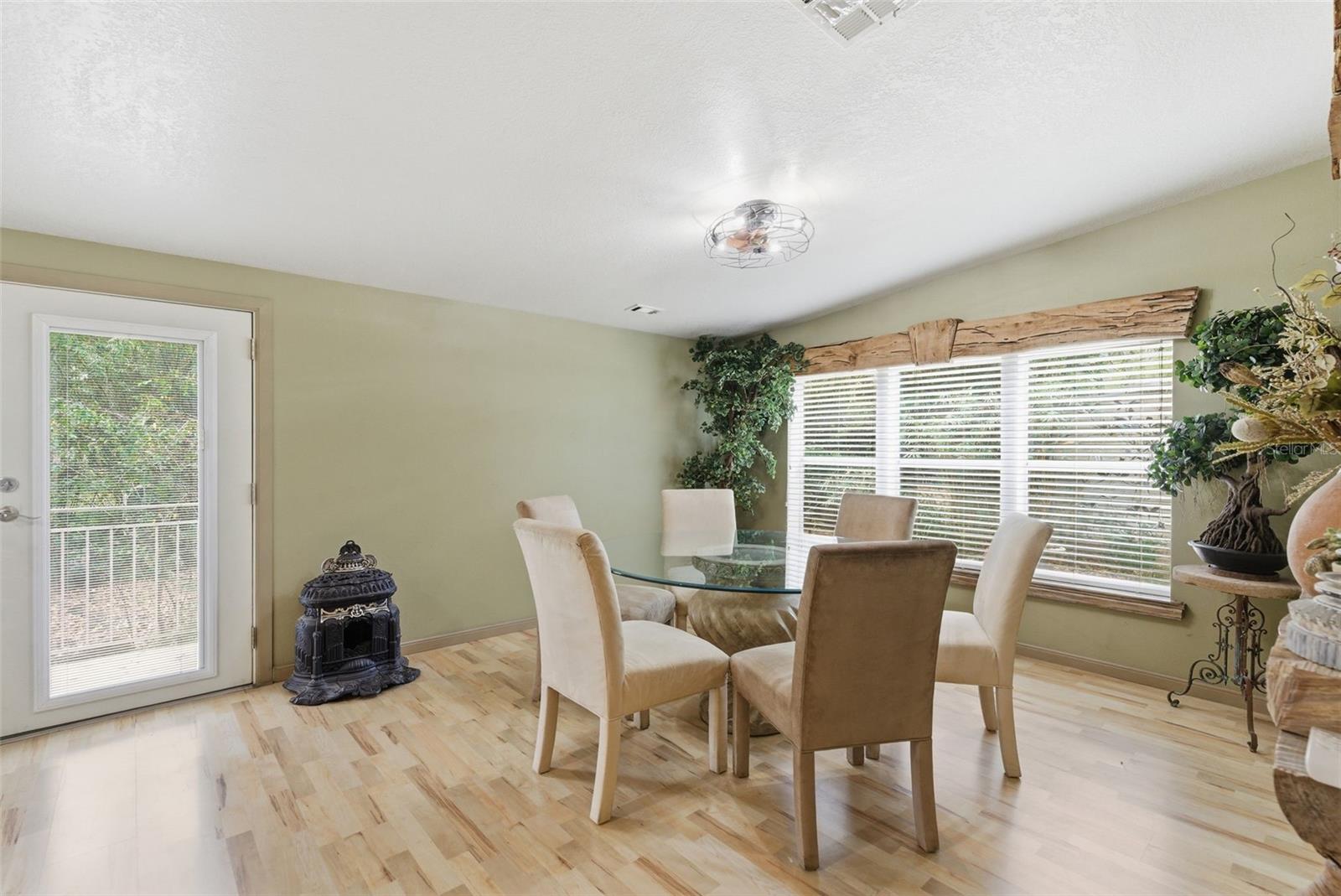 9101 WOOD TERRACE DR, TAMPA, FL — photo 12