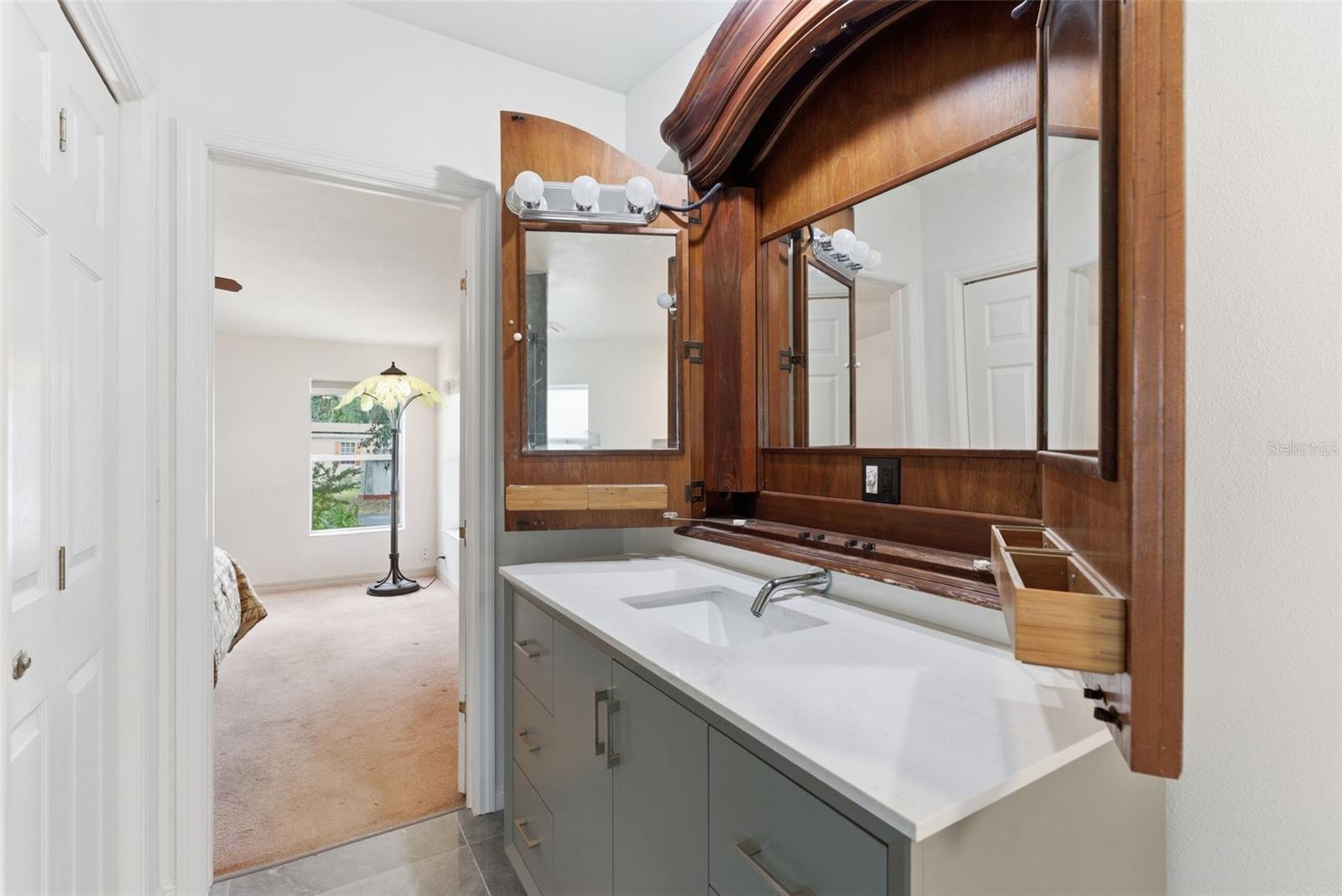 9101 WOOD TERRACE DR, TAMPA, FL — photo 18
