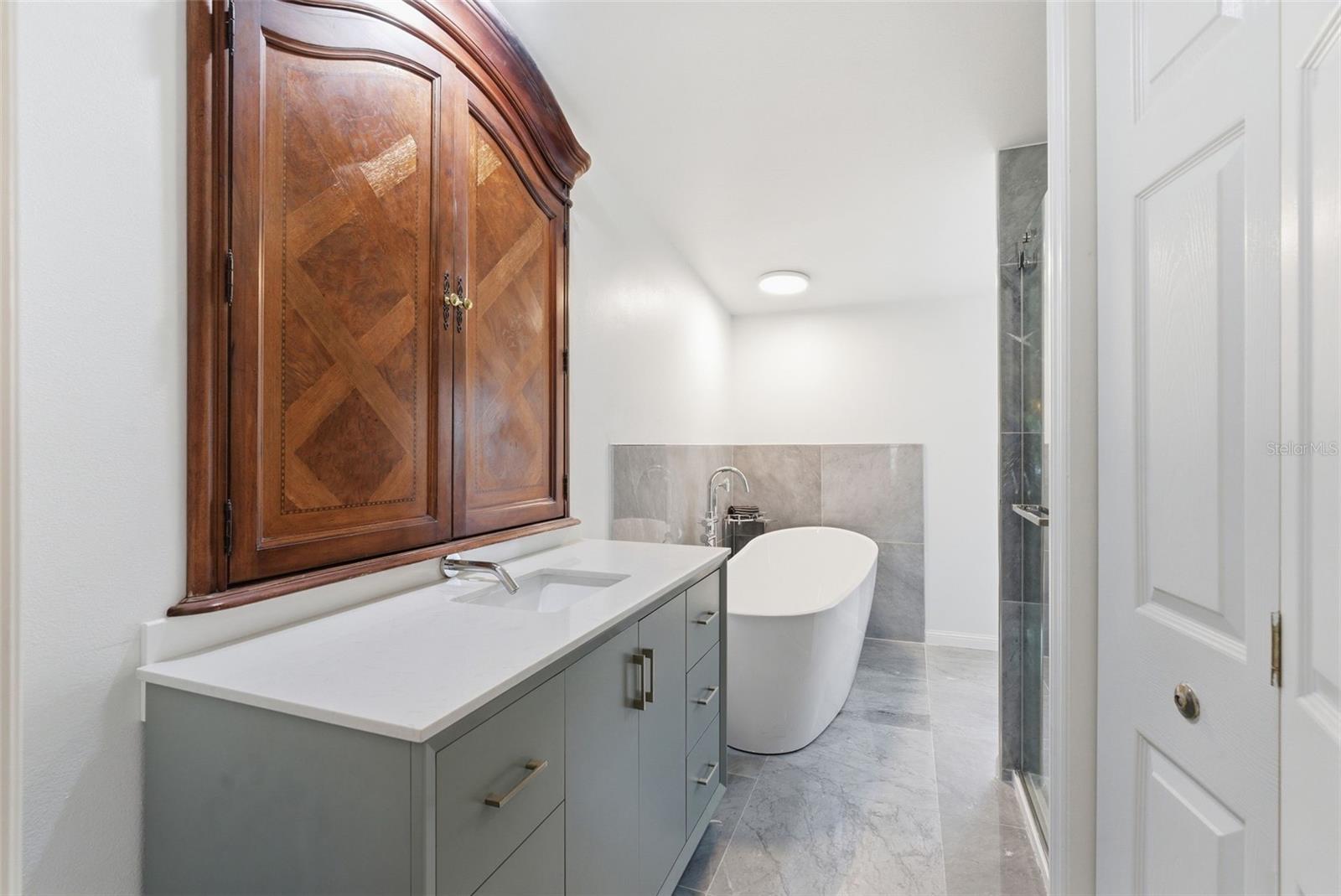 9101 WOOD TERRACE DR, TAMPA, FL — photo 19