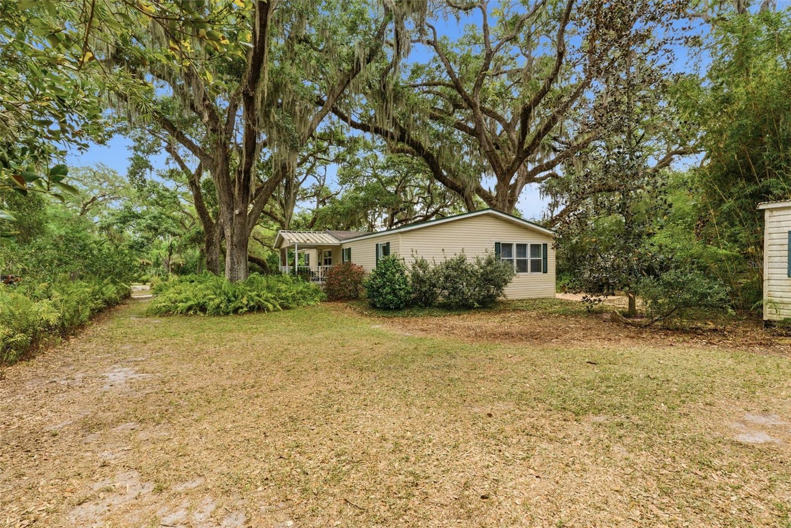 9101 WOOD TERRACE DR, TAMPA, FL — photo 31