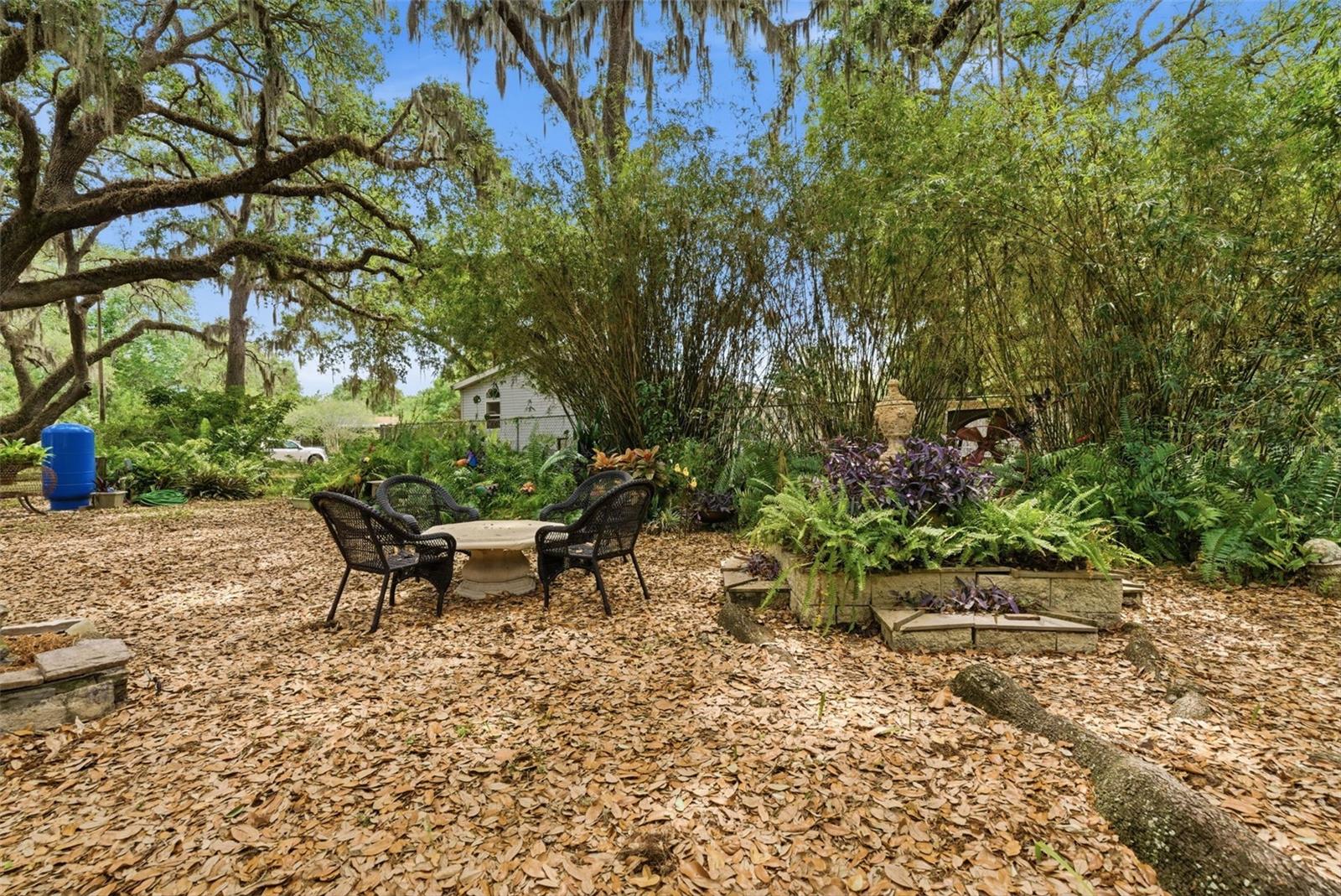 9101 WOOD TERRACE DR, TAMPA, FL — photo 37