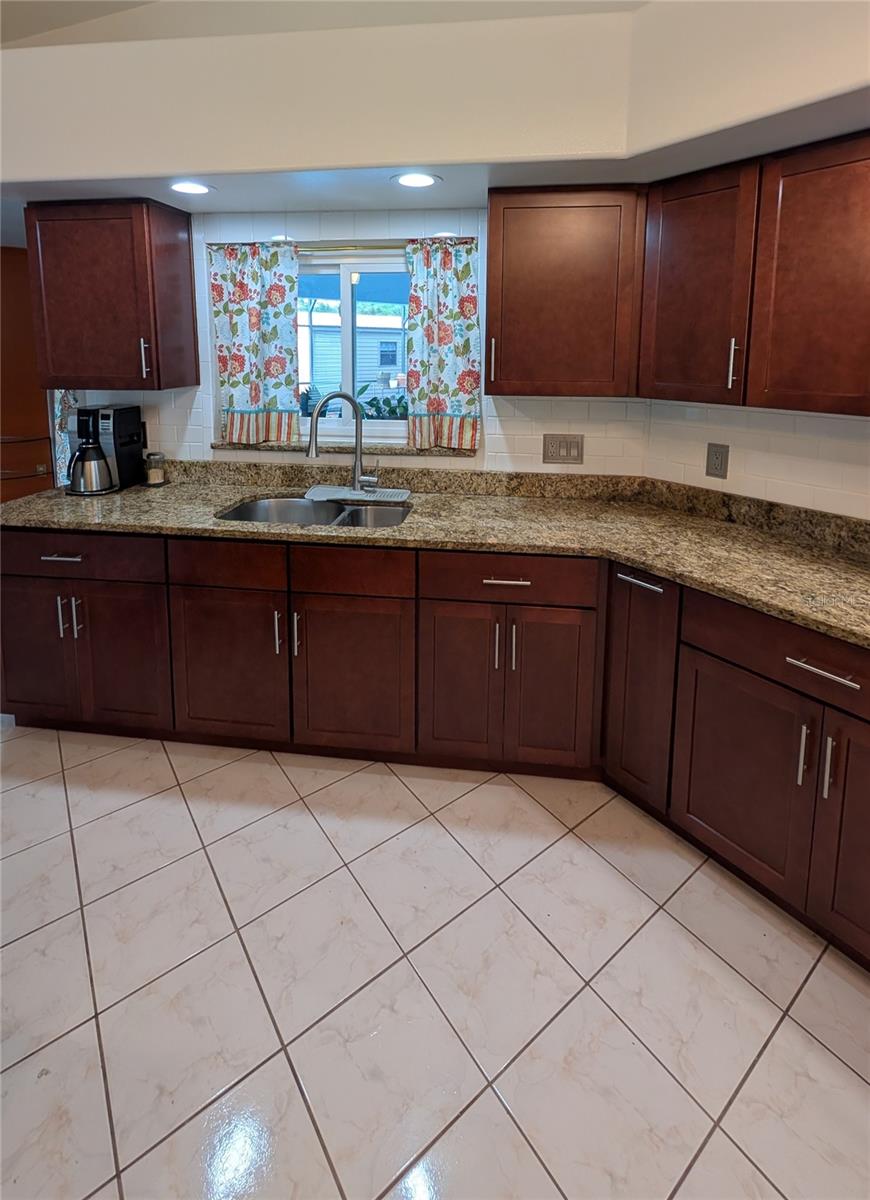 858 MENDOZA DR, KISSIMMEE, FL — photo 33