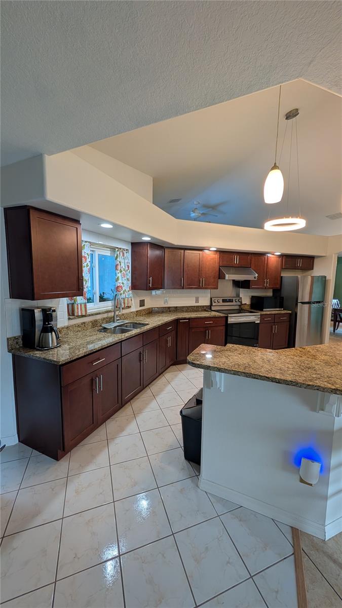 858 MENDOZA DR, KISSIMMEE, FL — photo 34