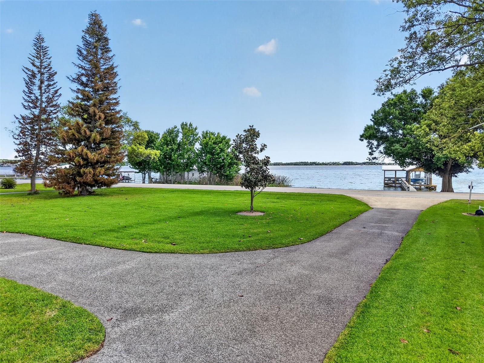 1735 LAKESHORE DR, MOUNT DORA, FL — photo 4