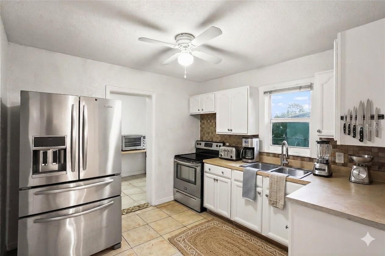 313 E BOOKER ST, AVON PARK, FL — photo 3