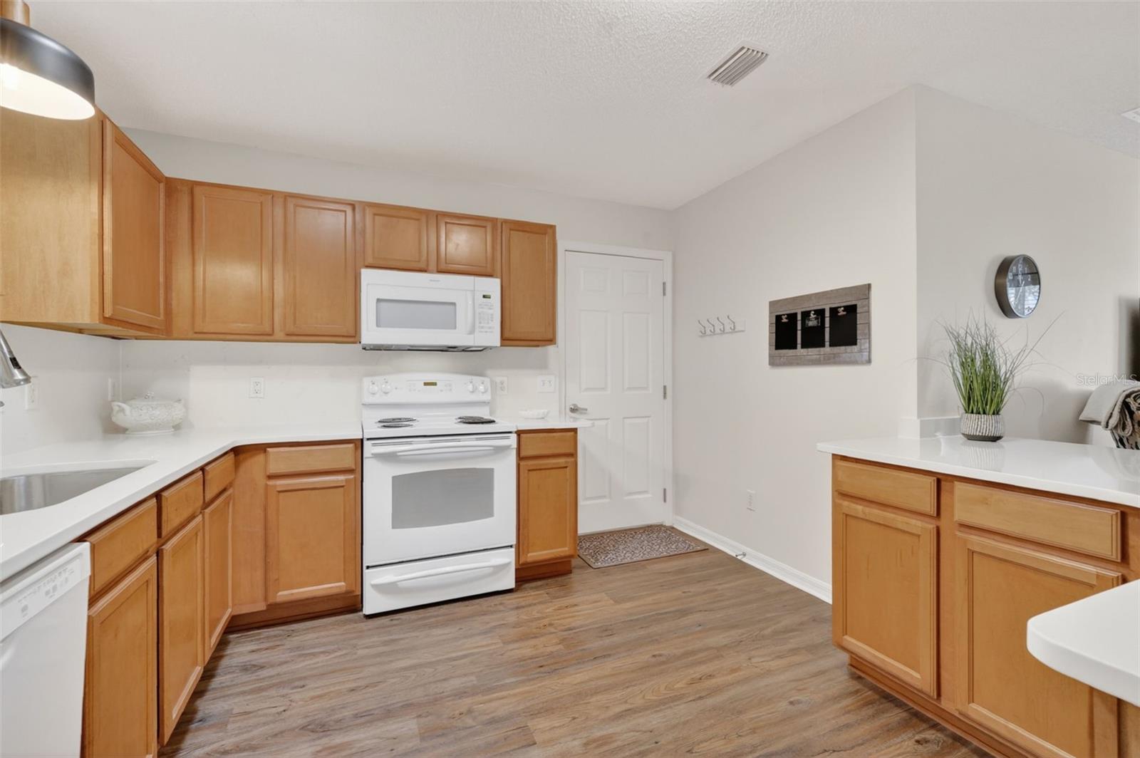 1539 HOLLYBERRY PL, THE VILLAGES, FL — photo 12