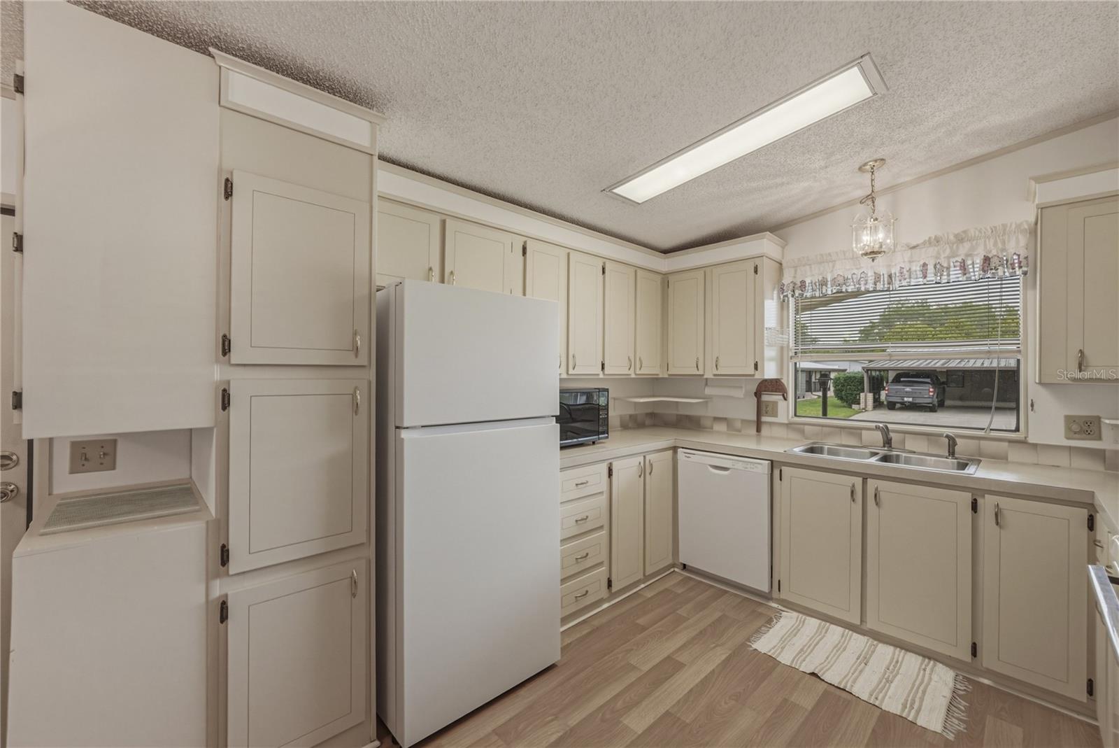 35116 COLONY HILLS DR, ZEPHYRHILLS, FL — photo 15
