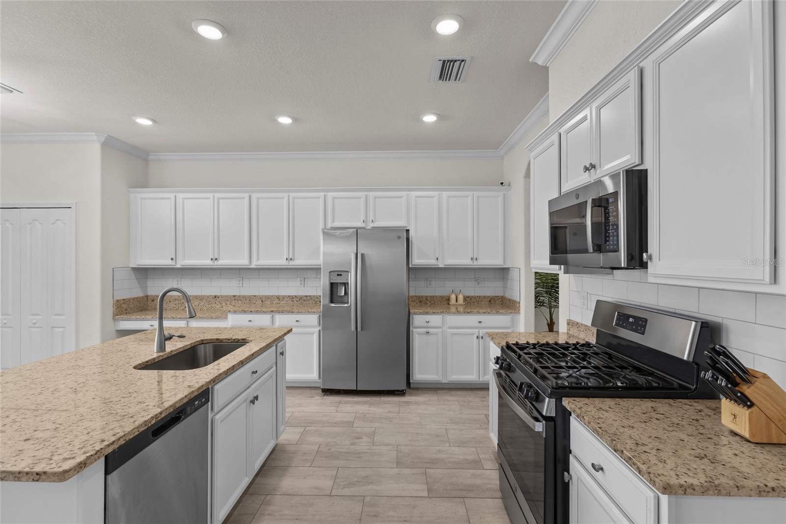 6542 CLAIRBORNE LN, BRADENTON, FL — photo 13