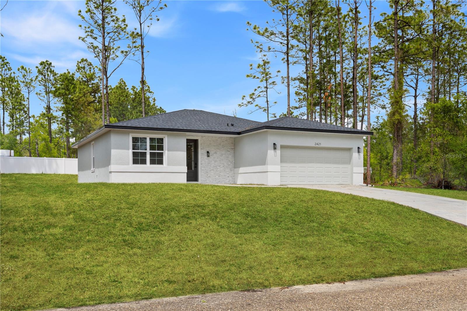2421 W LANDMARK DR, CITRUS SPRINGS, FL — photo 2