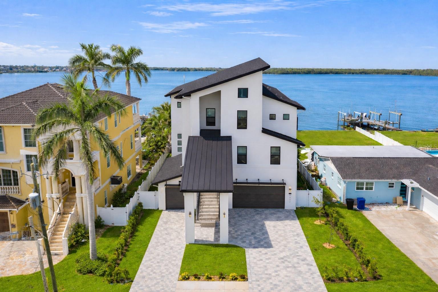 1843 BAYOU GRANDE BLVD NE, ST PETERSBURG, FL