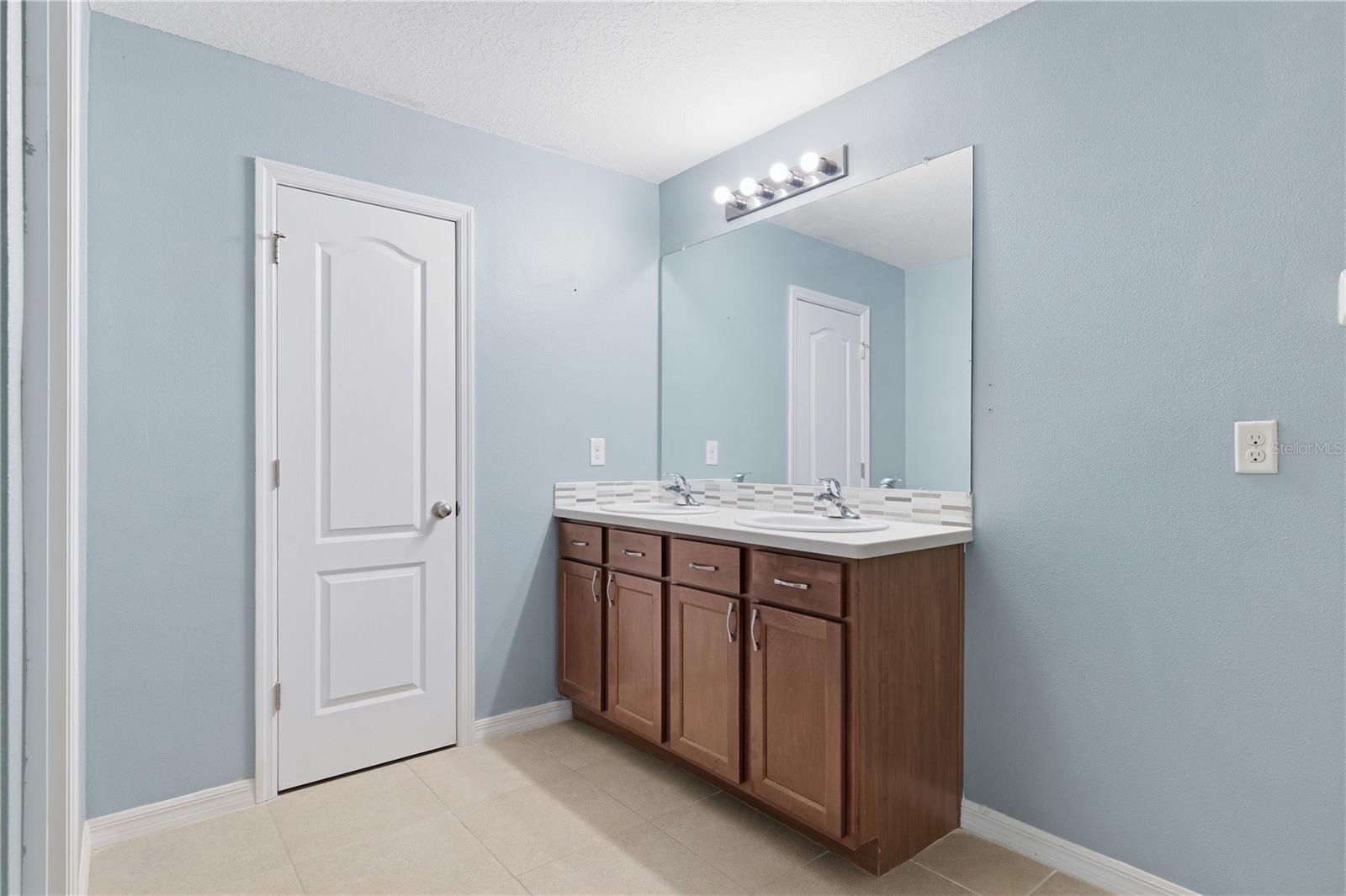 13755 COVEY RUN PL, SPRING HILL, FL — photo 17