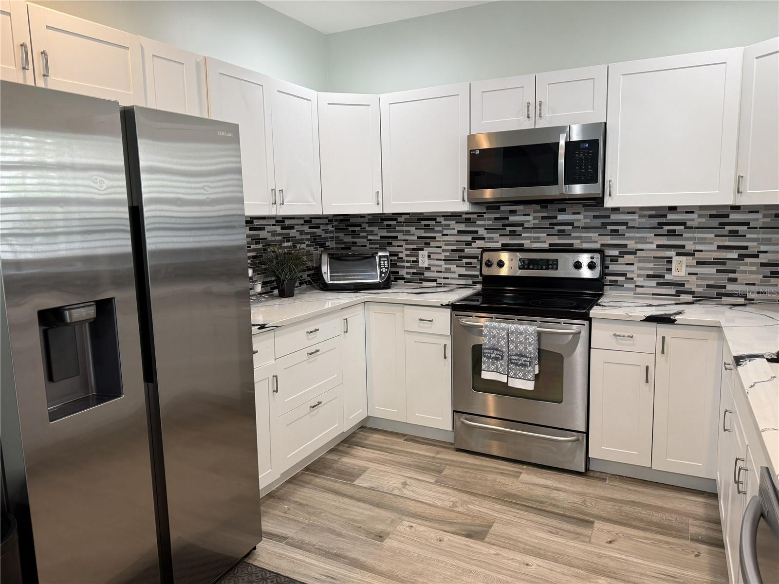 3304 LISA LN #102, NAPLES, FL — photo 15