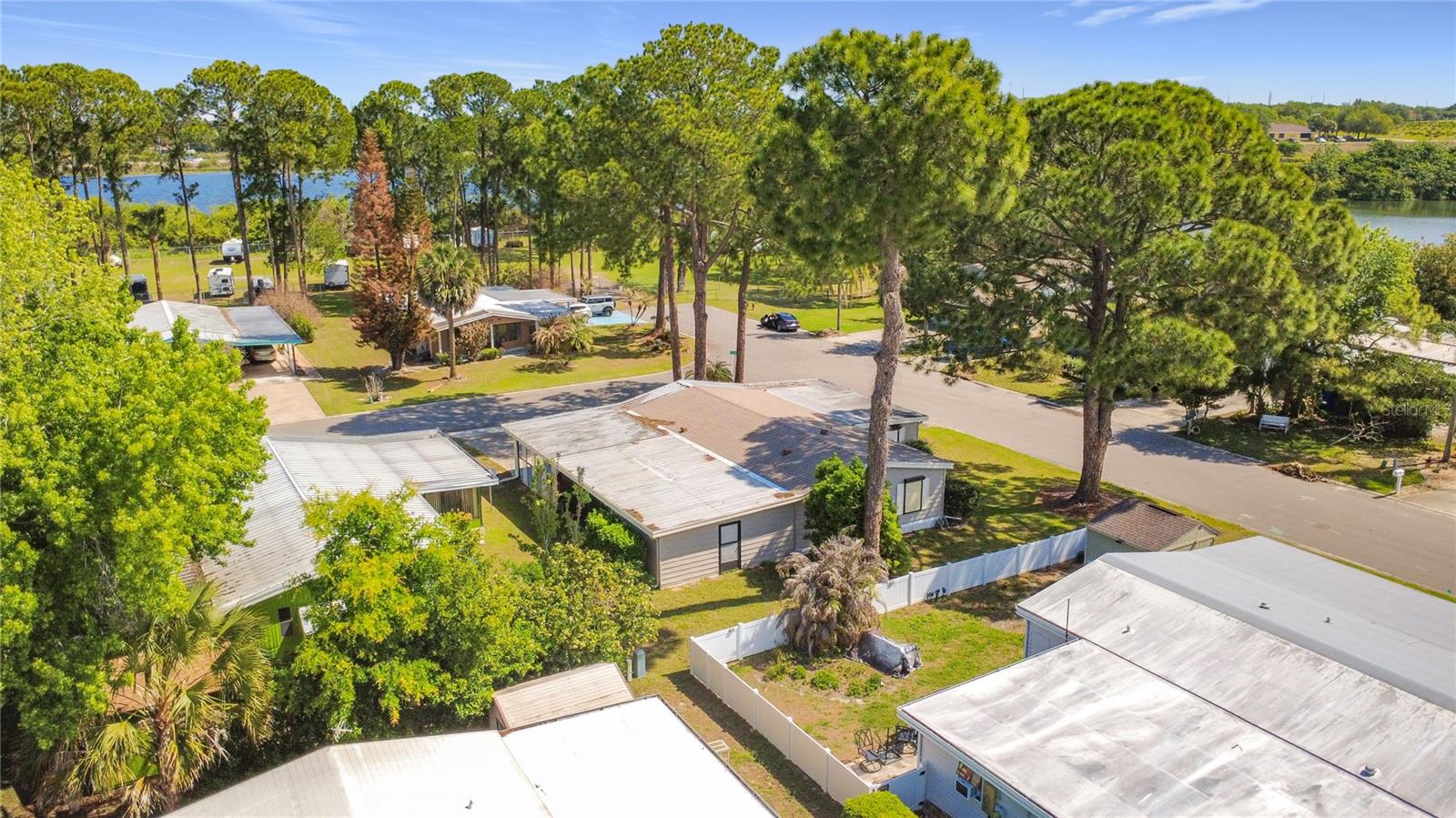 1690 ELKHART CIR, TAVARES, FL — photo 109