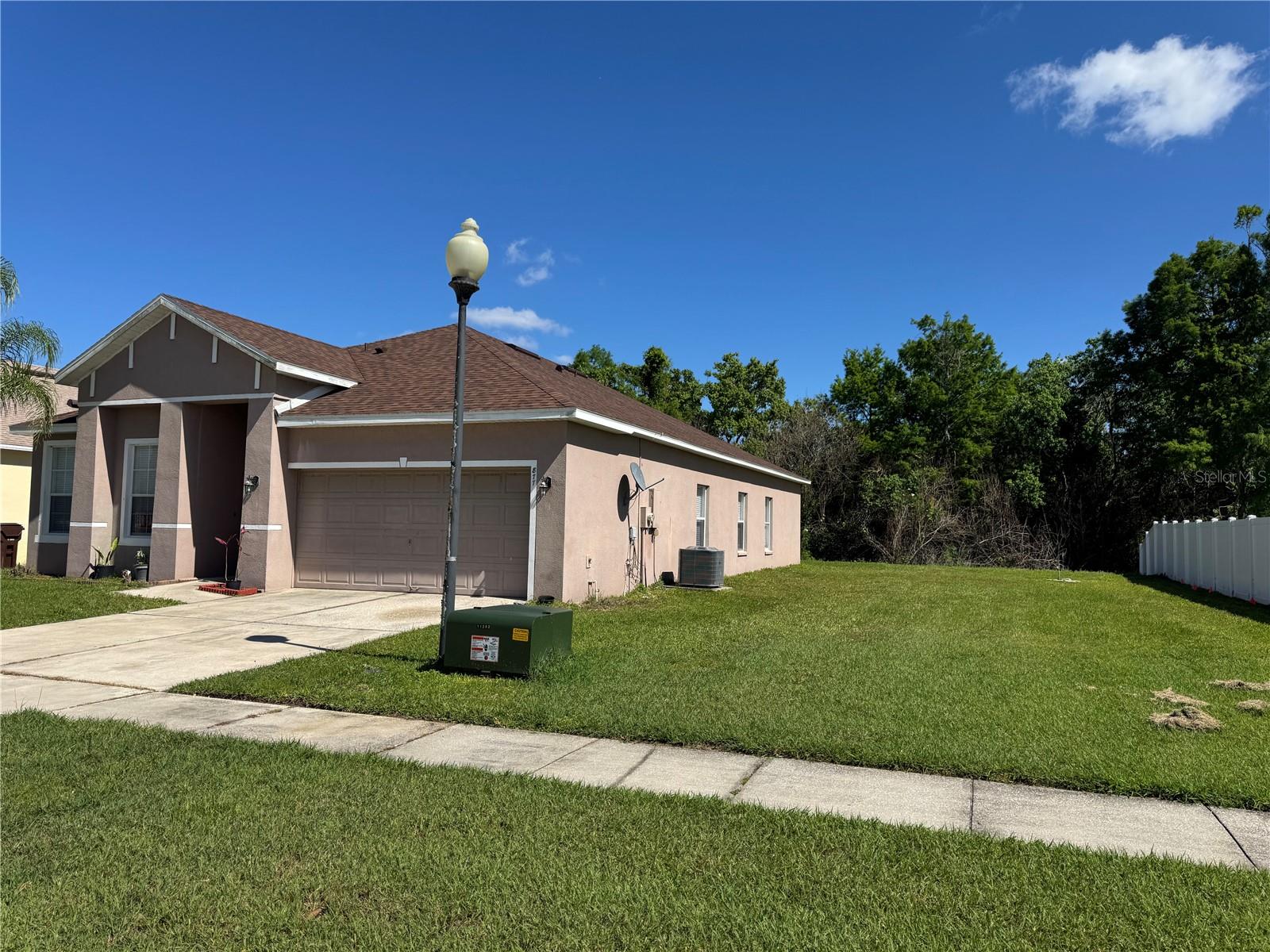 877 HACIENDA CIR, KISSIMMEE, FL — photo 2