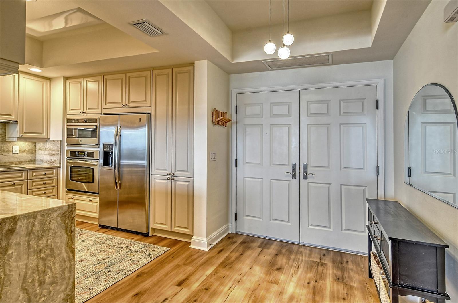 50 CENTRAL AVE #15B, SARASOTA, FL — photo 2