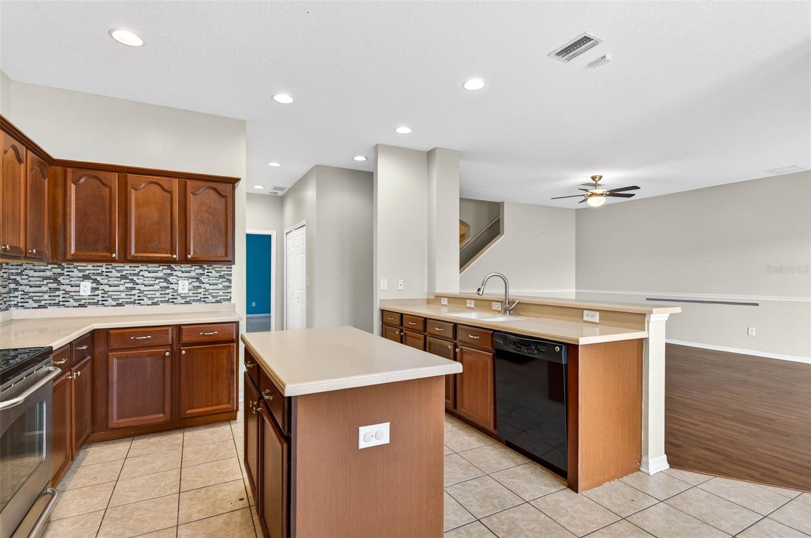 612 MARION HILL LN, RUSKIN, FL — photo 9