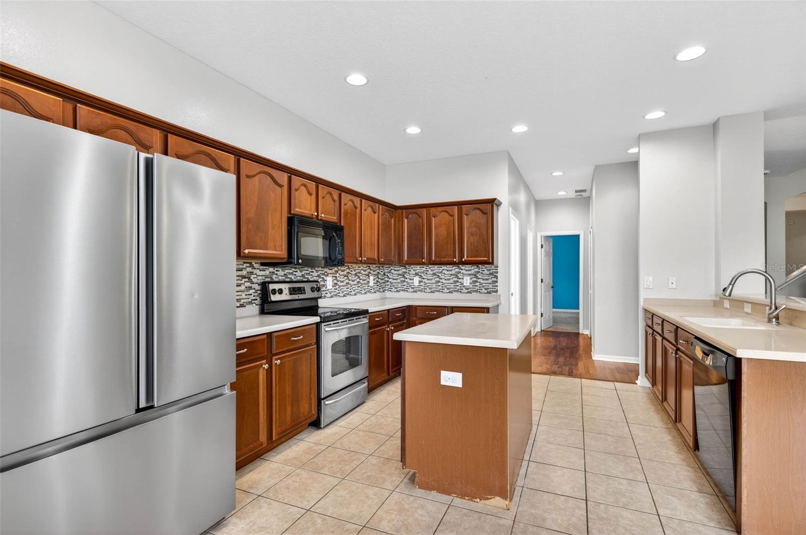 612 MARION HILL LN, RUSKIN, FL — photo 43
