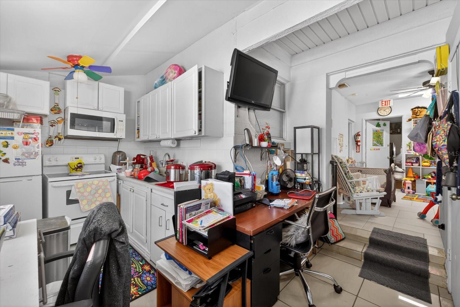 611 N BRADFORD AVE, TAMPA, FL — photo 17