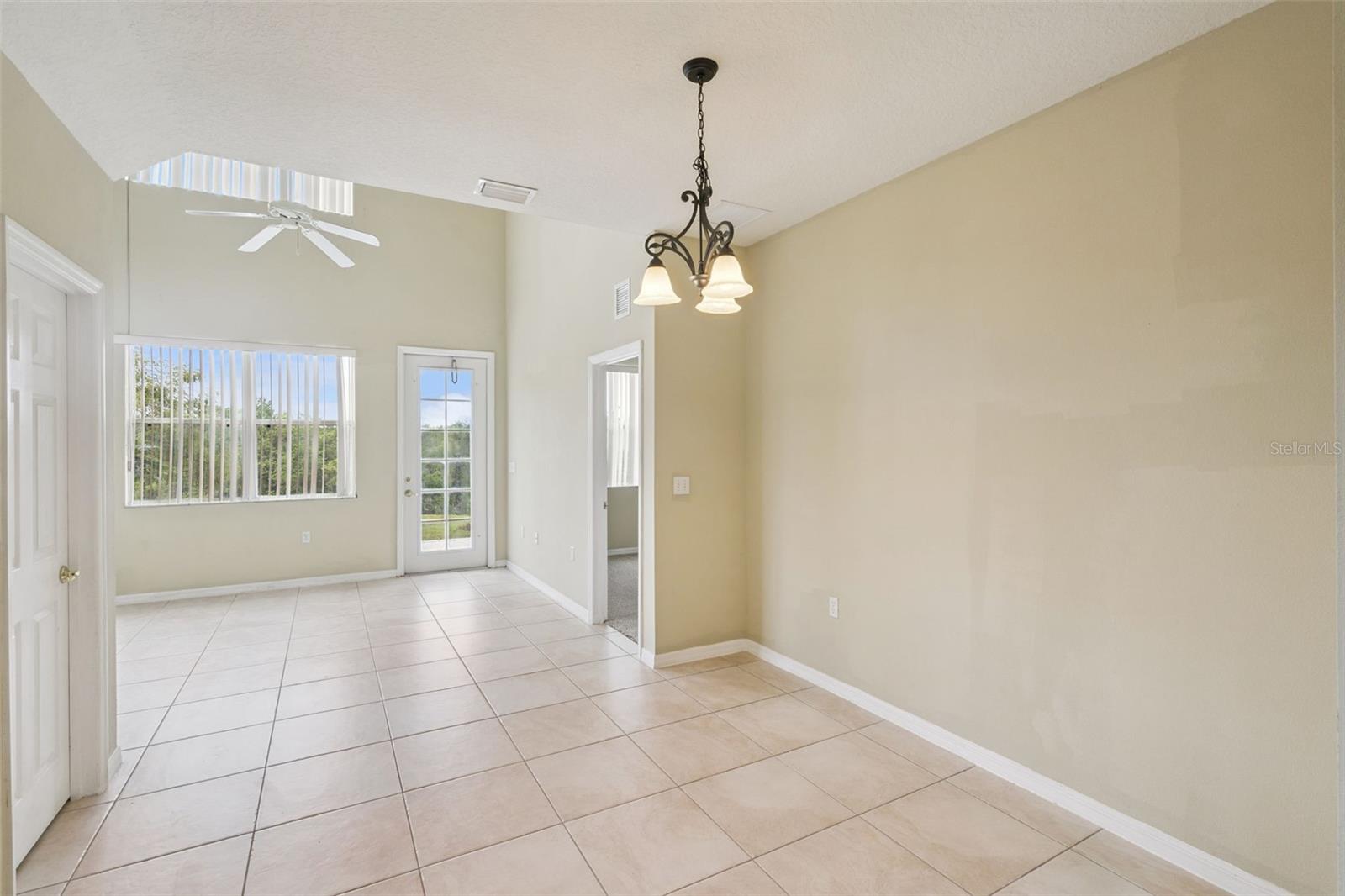 722 CHACALL LOOP, MOUNT DORA, FL — photo 8