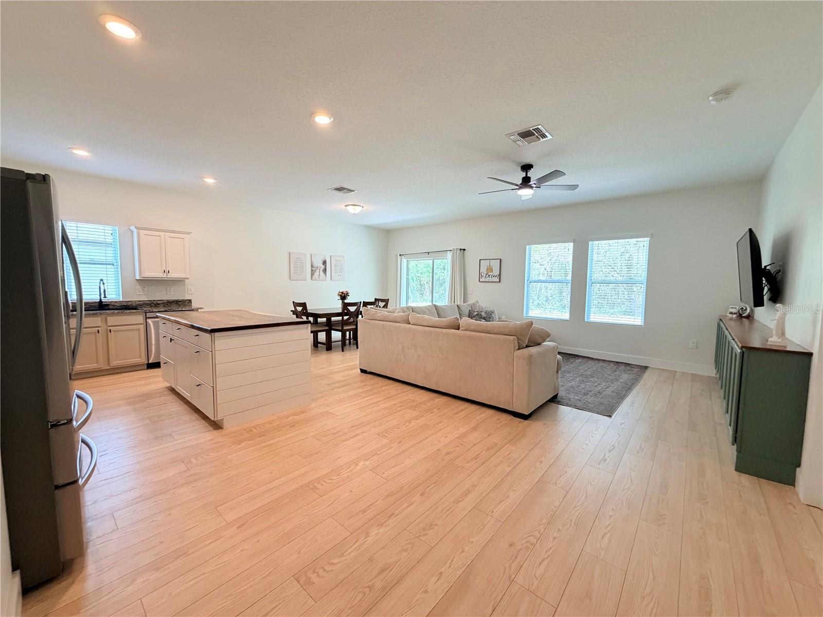 15631 MERLIN AVE, MASCOTTE, FL — photo 5
