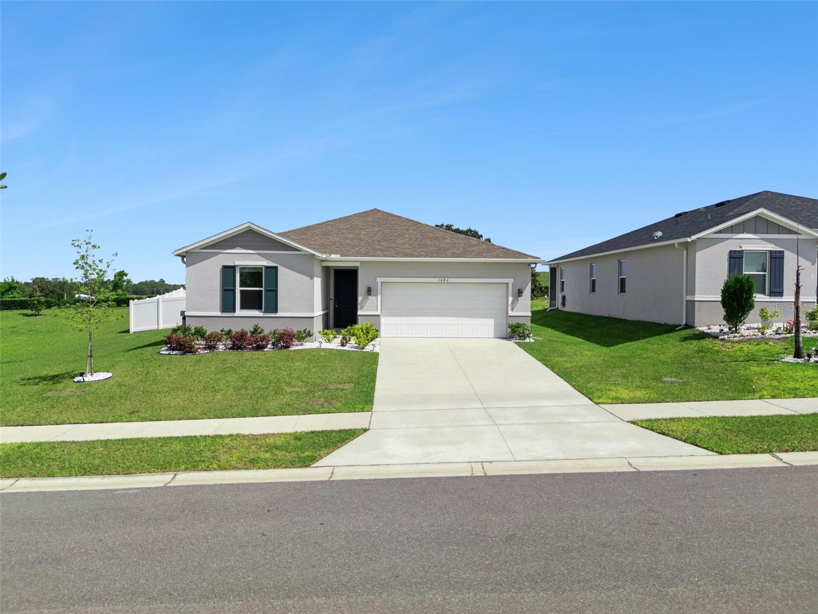 1682 LITTLELEAF BOXWOOD LOOP, MASCOTTE, FL