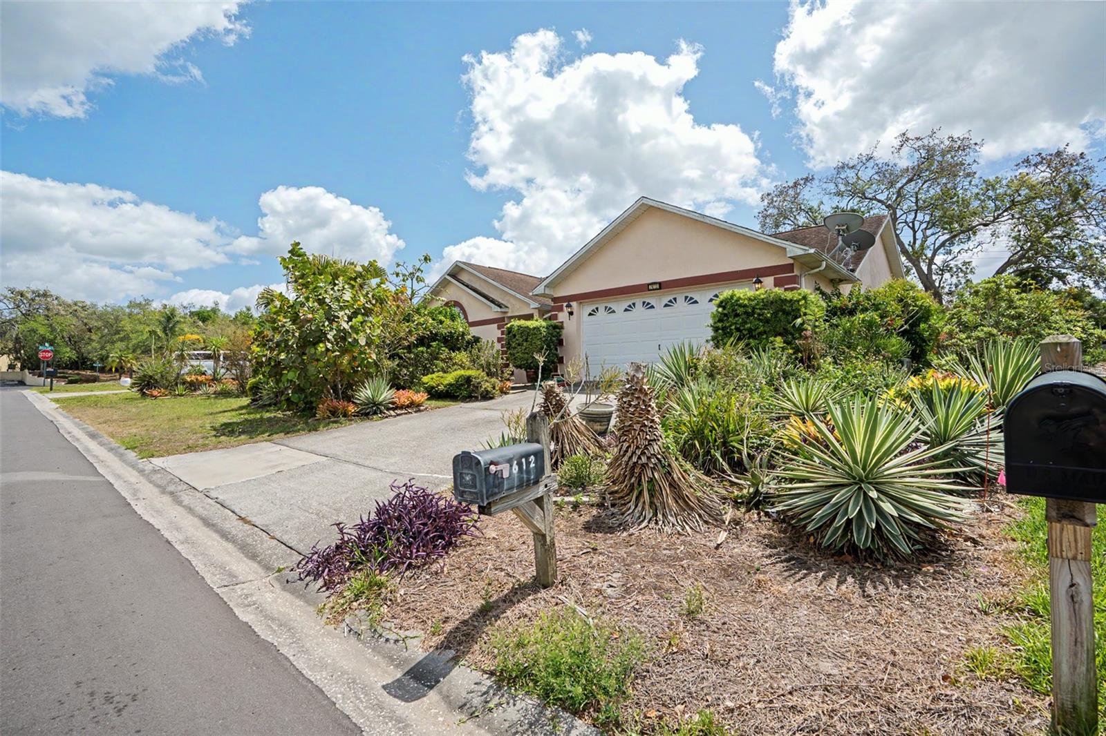7612 HIGH PINES CT, PORT RICHEY, FL — photo 36