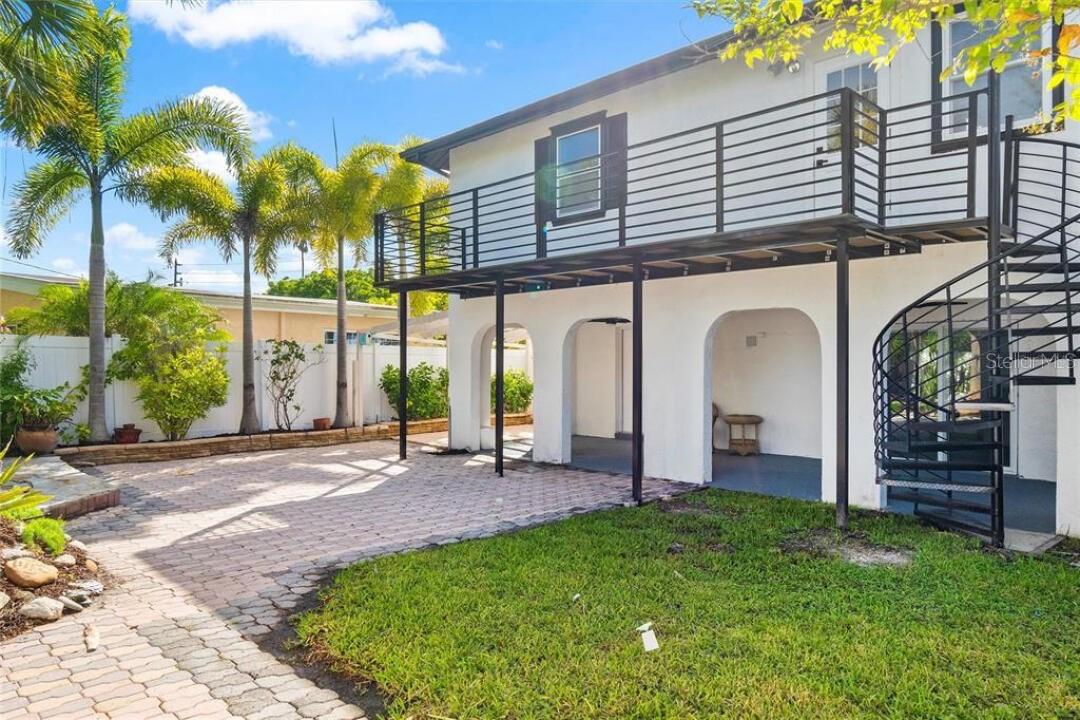 307 161ST AVE, REDINGTON BEACH, FL — photo 2