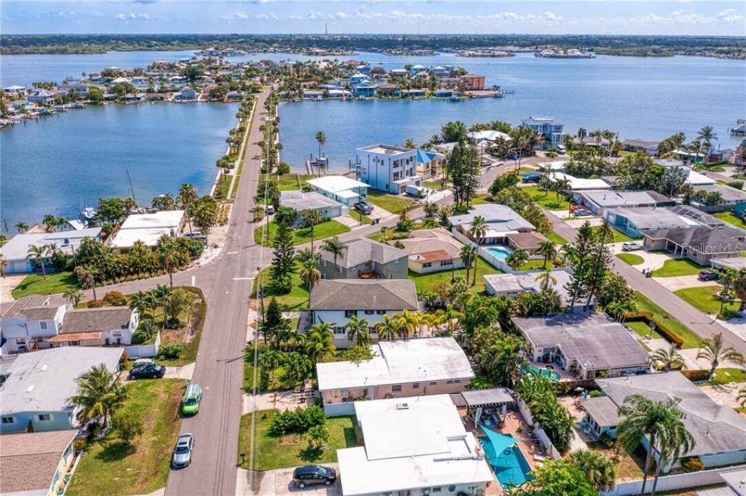 307 161ST AVE, REDINGTON BEACH, FL — photo 3